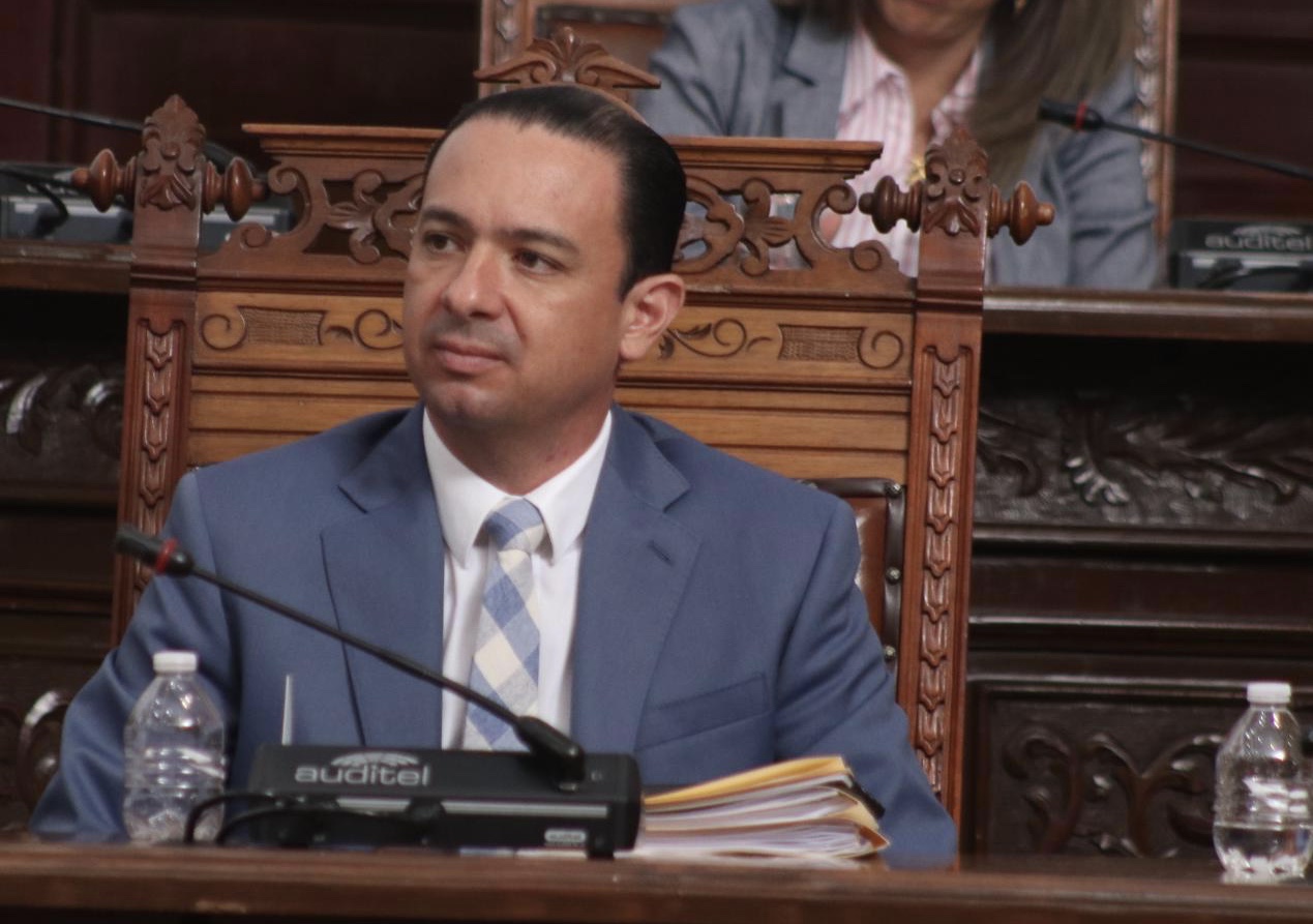 Pide Emilio de Hoyos vigilar cobros <br>del Insabi y no nieguen atención médica