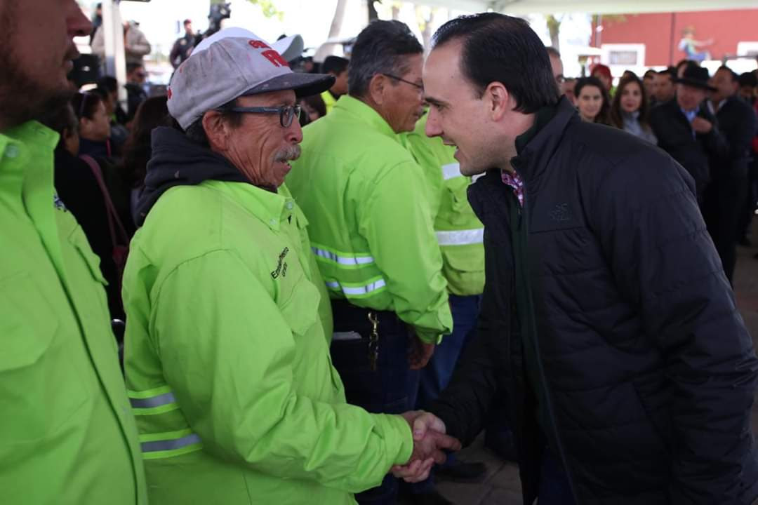 Fortalece Manolo Jiménez parque <br>vehicular de direcciones municipales
