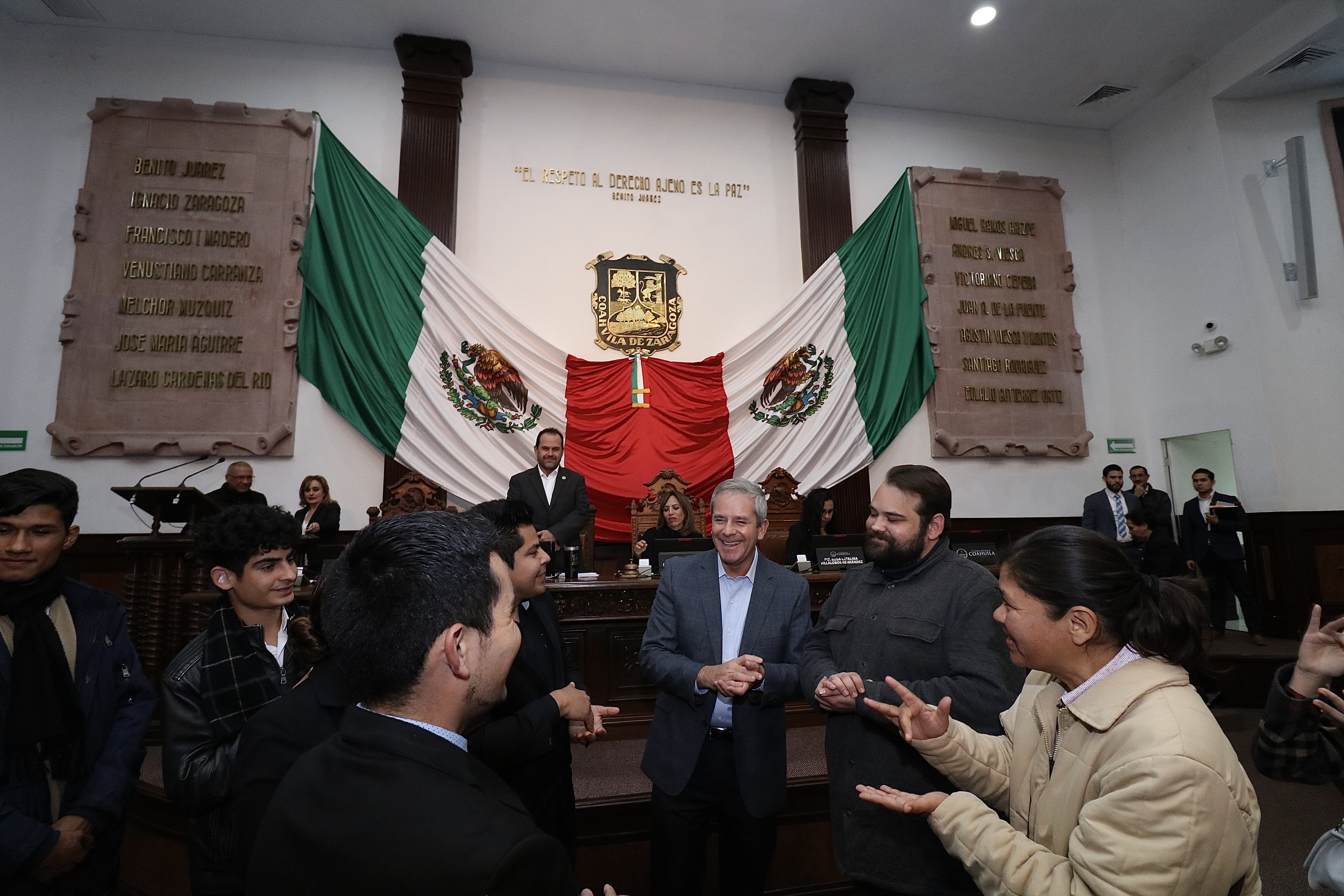 Busca Marcelo Torres igualdad para débiles auditivos