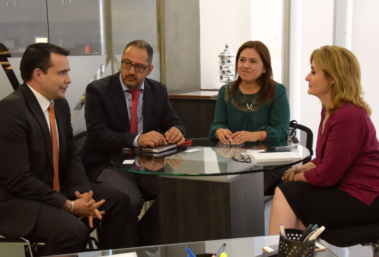 Trabaja Azucena Ramos en unidad por el turismo; se reúne con directivos de TAR