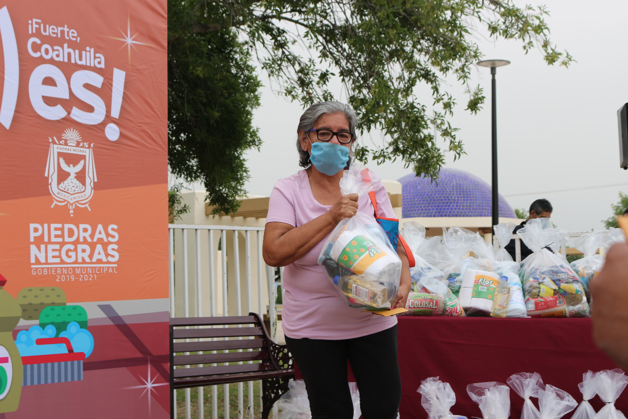 Coahuila focaliza programas sociales a favor de las jefas de familia