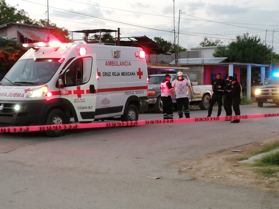 Hombre mata a su nieta de 12 años <br>a cuchilladas, en Piedras Negras
