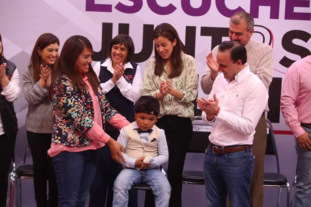 Entregará Municipio de Saltillo <br>mil 500 aparatos auditivos más