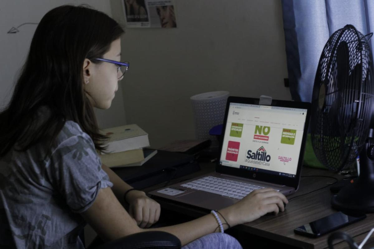 Dan Municipio y UPRA clases <br>de inglés a 700 saltillenses