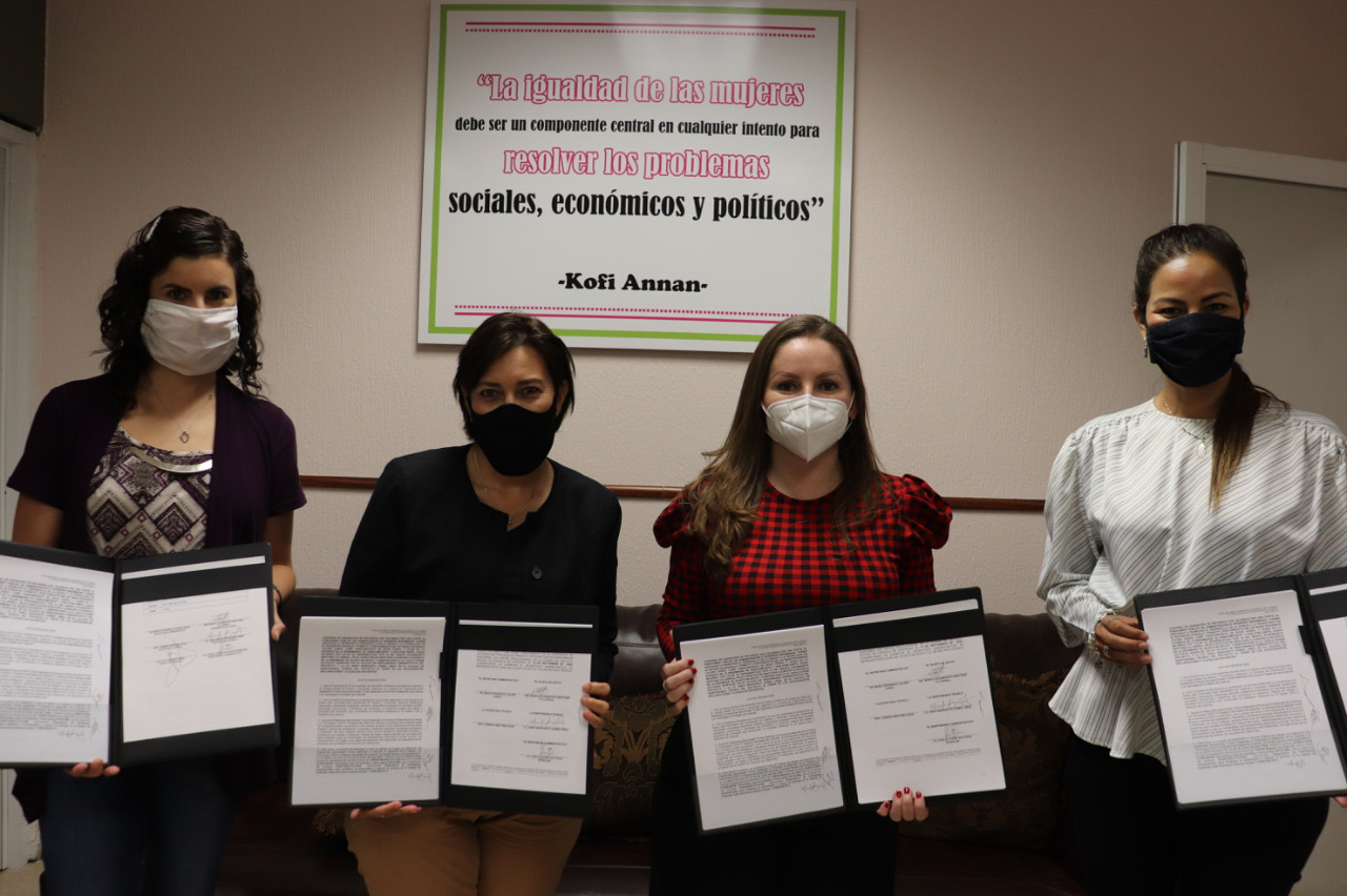 Firman convenio instituto coahuilense de las mujeres y Kaena Mujeres con valor