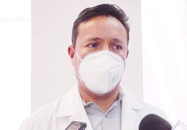 Corren a director del ISSSTE PN por agandallar <br>vacuna antiCovid para diputado de Morena