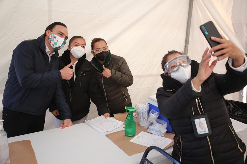 A nombre de los saltillenses, gracias: <br>Manolo a personal médico