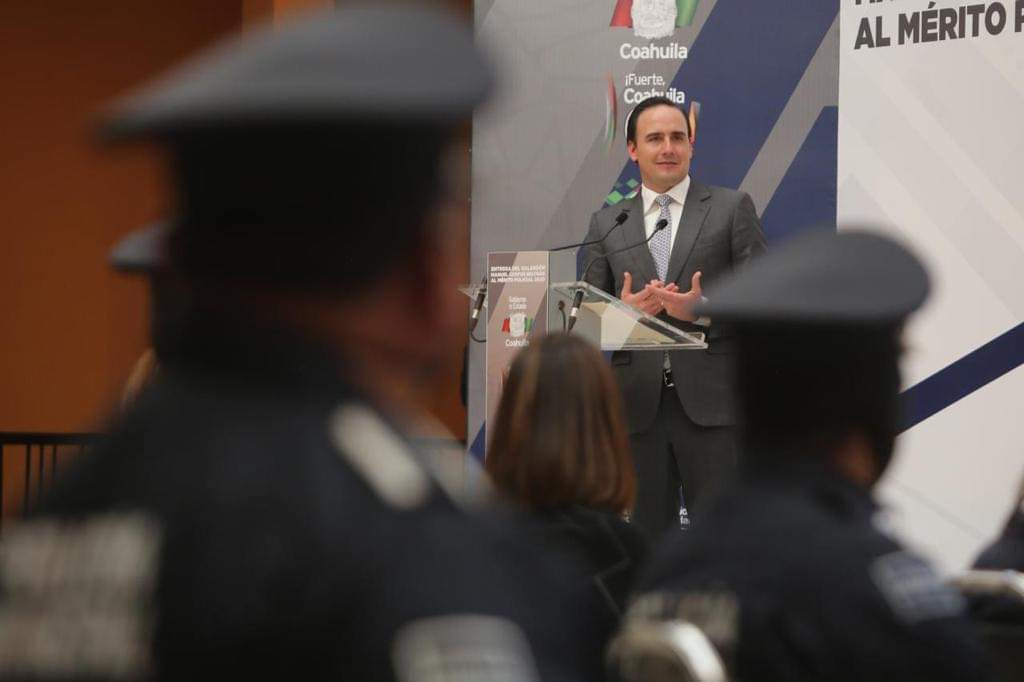 Reconoce Manolo a Policías destacados de Saltillo