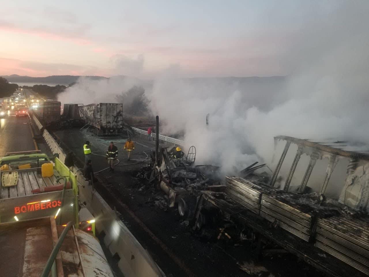 Un muerto y cuantiosos daños <br>en carambola entre 6 trailers