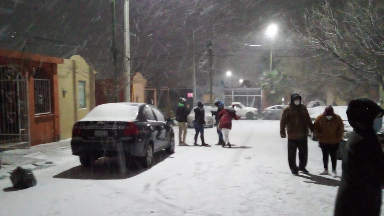 ¡Piedras Negras se cubre de nieve!