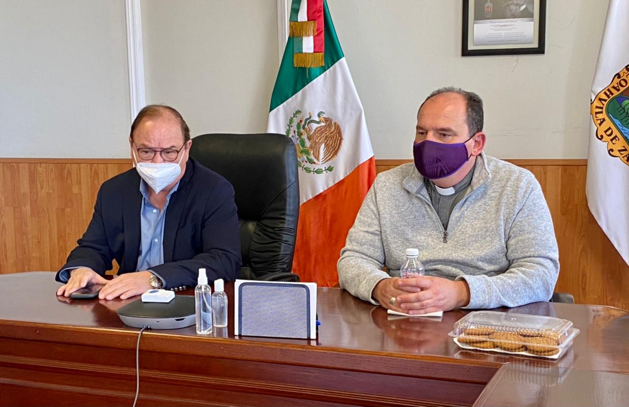 Se reúne Secretario de Salud con Obispo de Saltillo