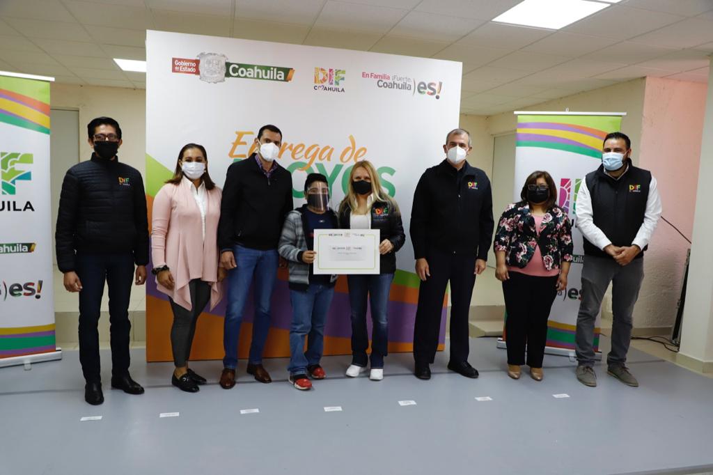 Entrega Marcela Gorgón apoyos <br>para las regiones norte y carbonífera