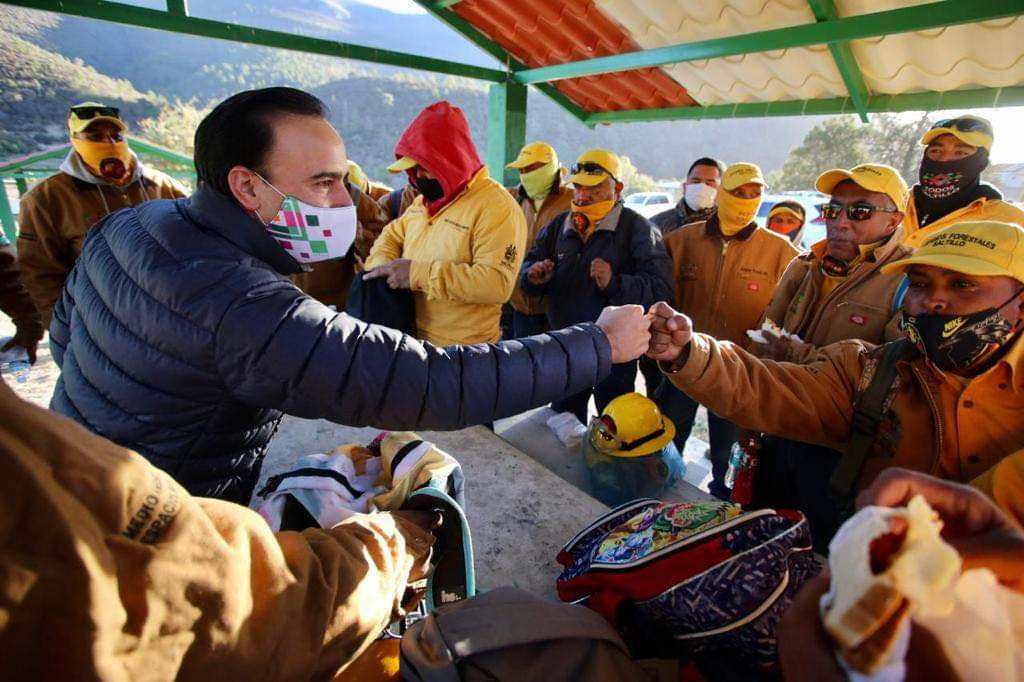 Se suma Saltillo a los esfuerzos <br>para combatir incendio en Arteaga