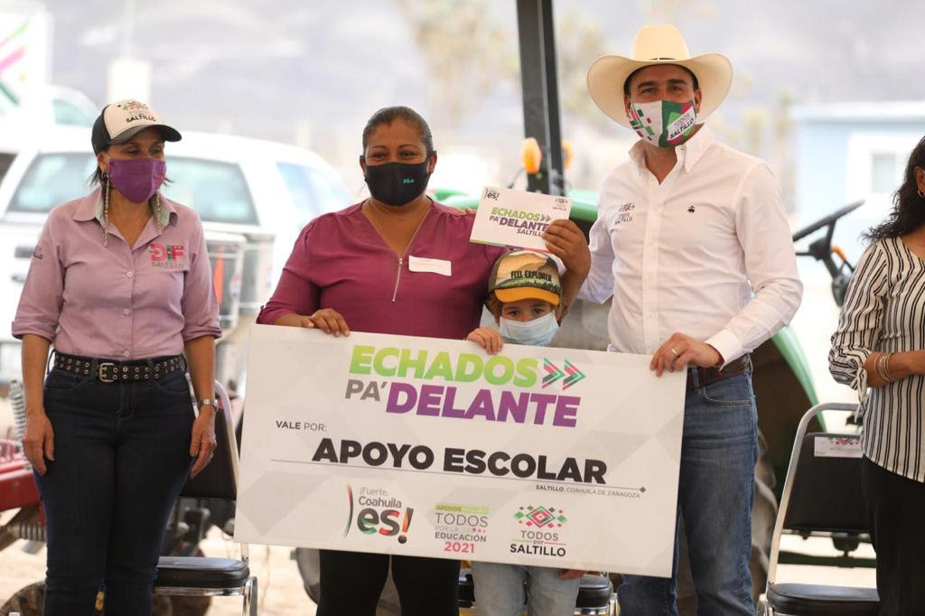 Apoyos escolares, semillas y barbecho <br>para ejidos de Saltillo: Manolo