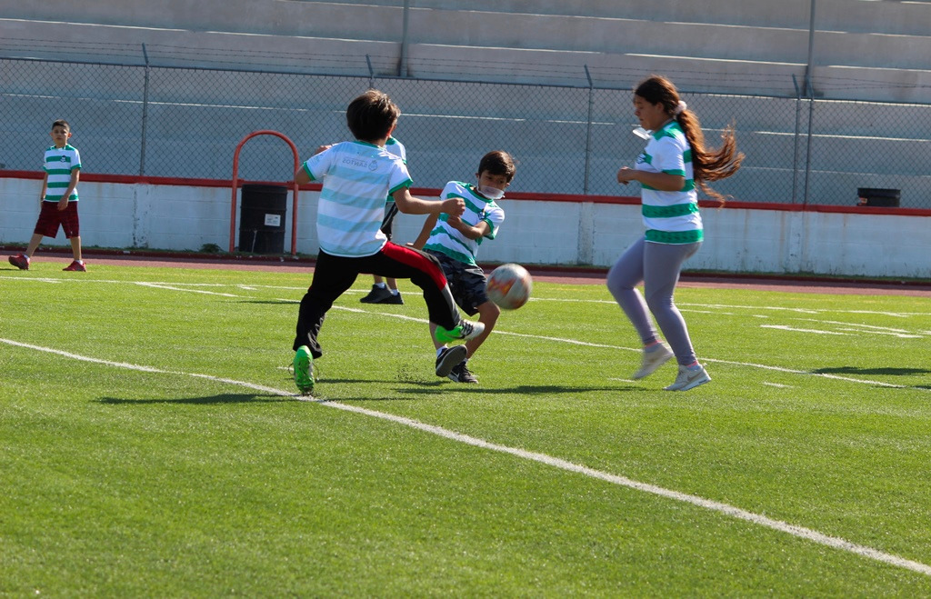 Disfrutan menores de edad clínicas Guerreras con Santos en Acuña