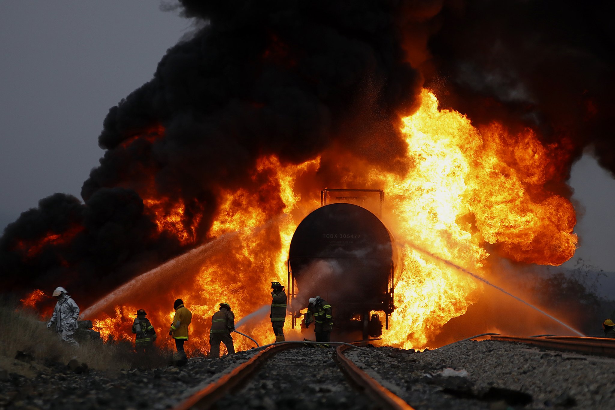 Consume incendio 115 mil litros <br>de combustible al sur de Saltillo