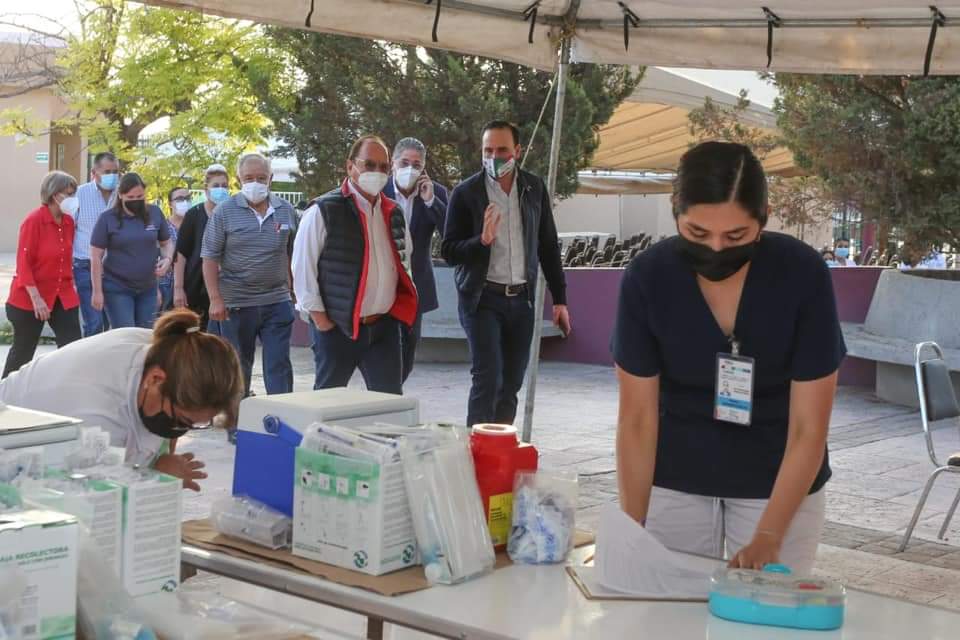Estado y municipio ponen orden a <br>vacunación; abren nuevo módulo