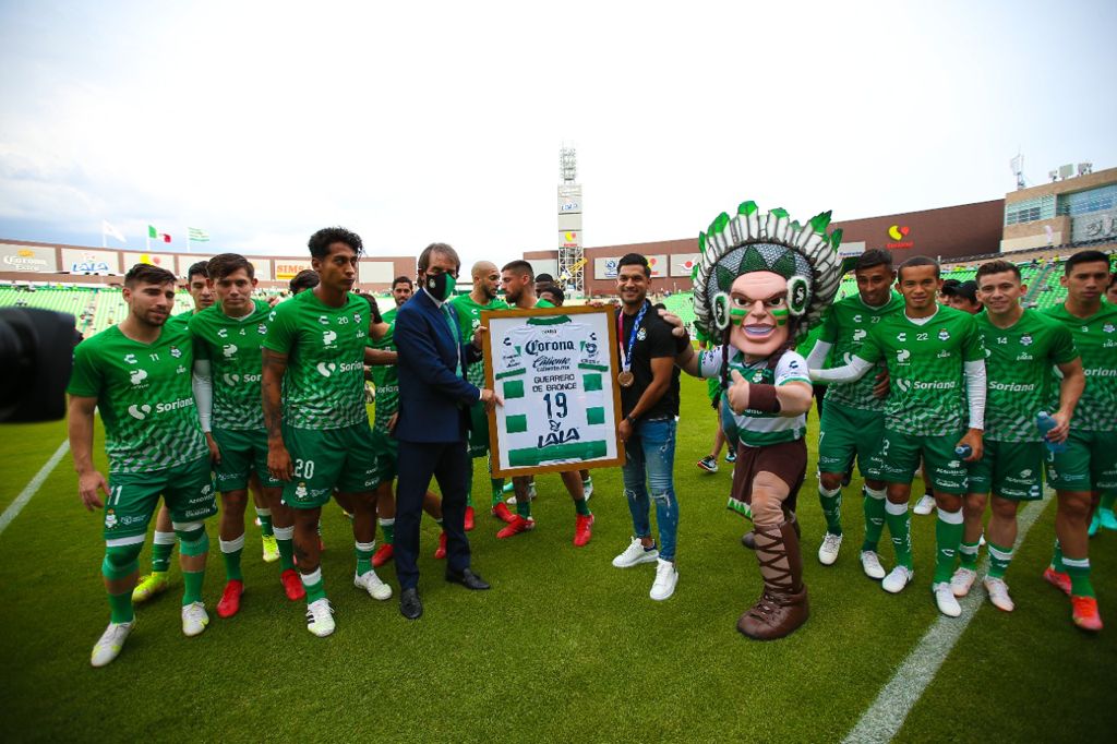 Reconoce Santos a medallista olímpico Eduardo Aguirre