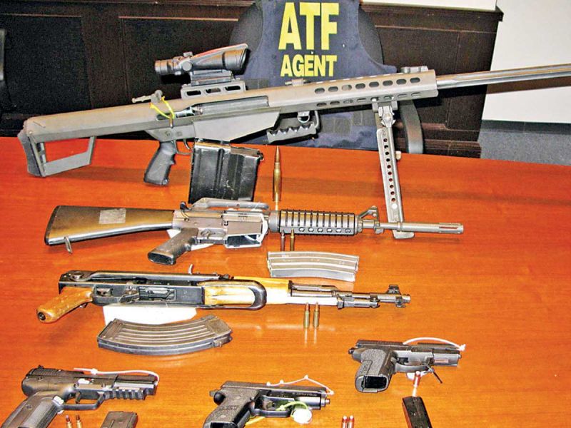 EU incauta más de mil armas <br>con destino a México y 28 mdd