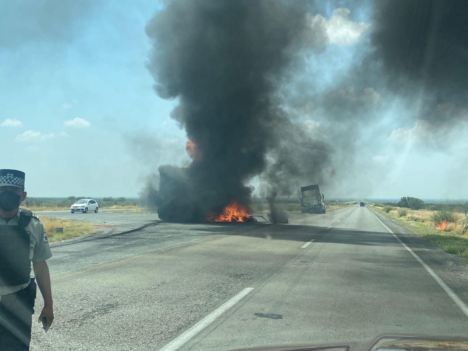 Descuido de empresa <br>Rider casi mata a trailero