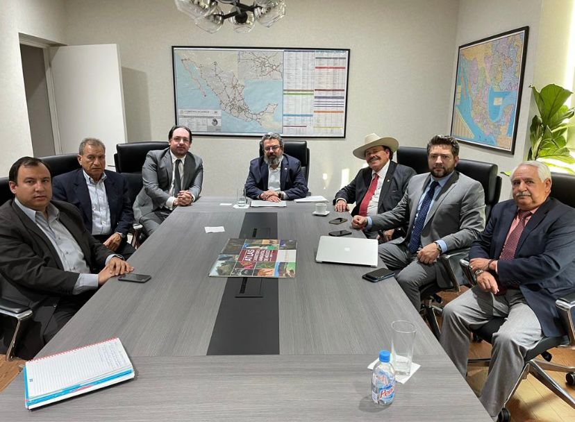 Se reúne Guadiana con subsecretario de Comunicaciones y Transportes