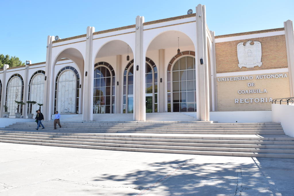 Gasta UAdeC 2 mdp en vehículos… y <br>Rector dice que no completa de recursos