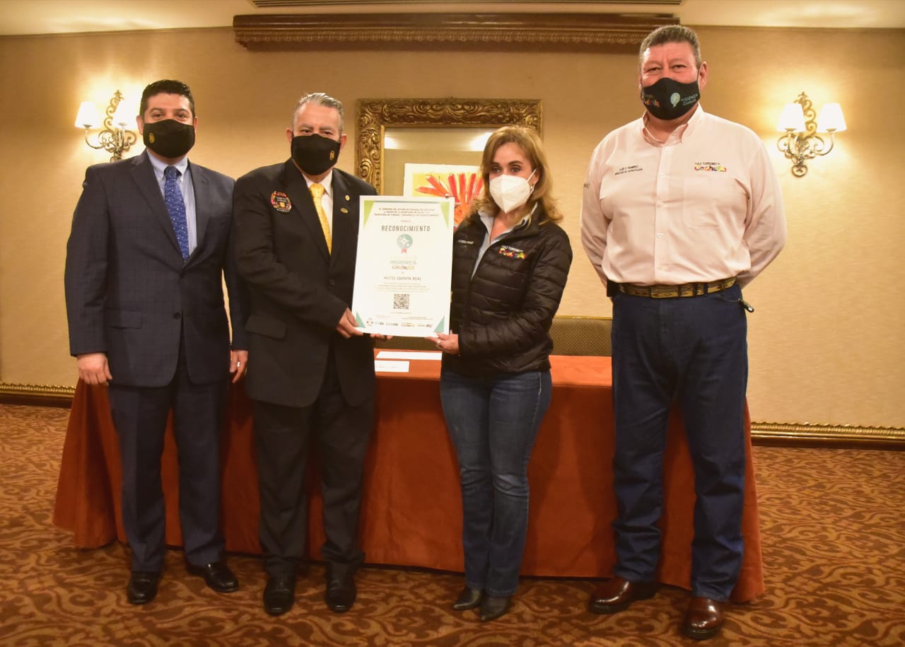 Entrega Turismo Coahuila distintivos a hoteles de Saltillo
