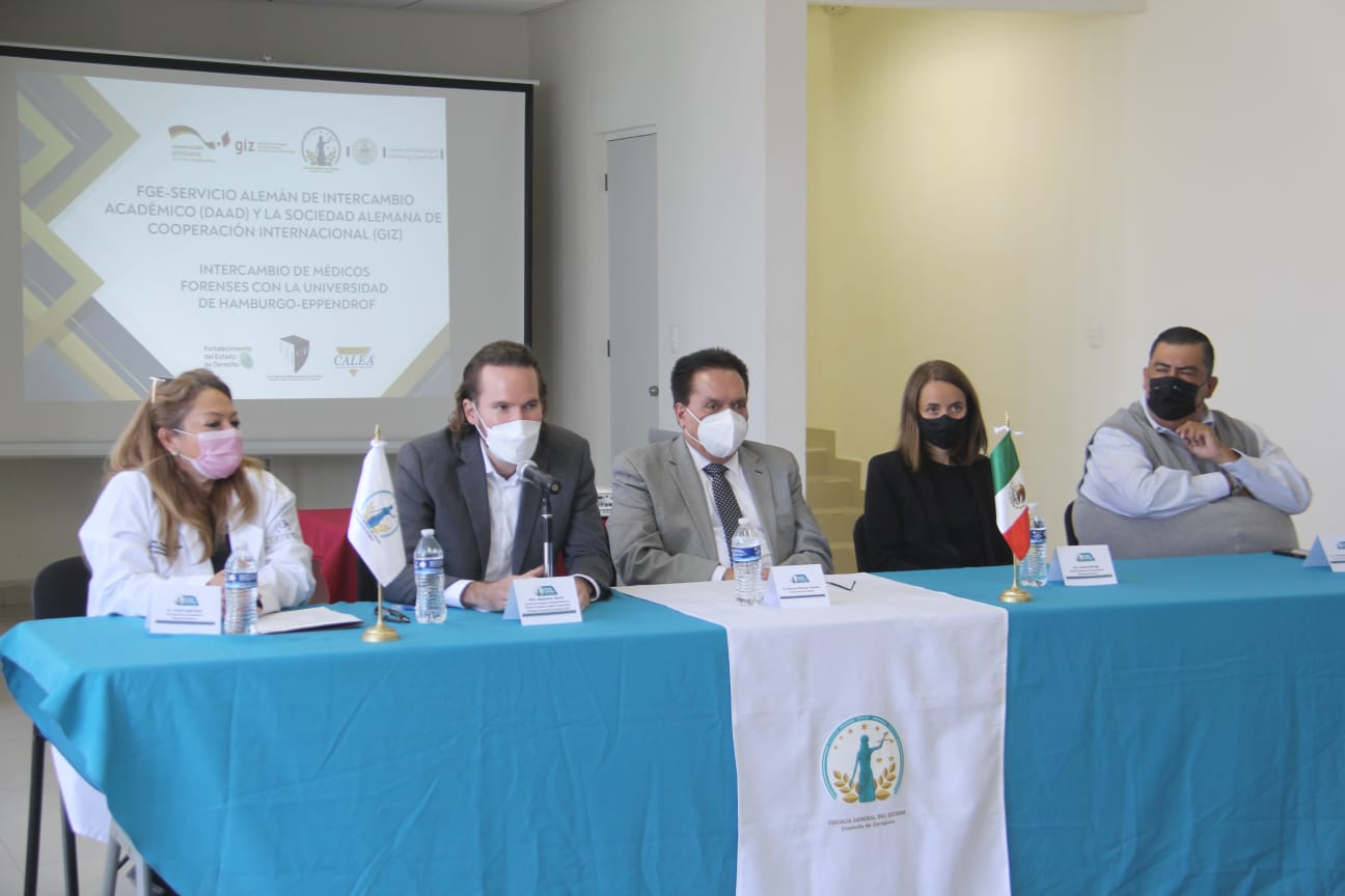 Personal de servicios periciales de la FGE participa en intercambio académico con universidad alemana