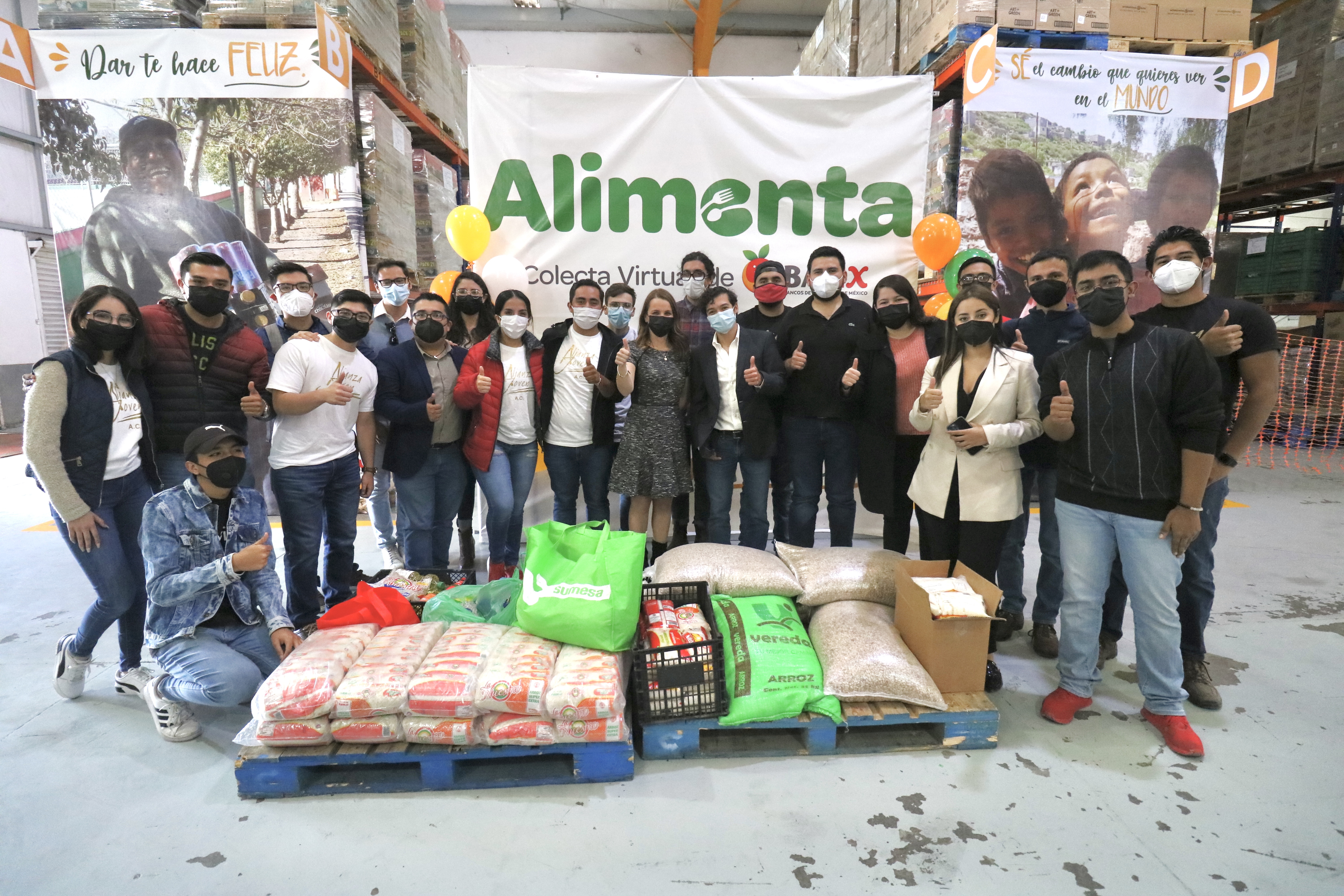 Donan María Bárbara y Red de Jóvenes <br>casi media tonelada de alimentos