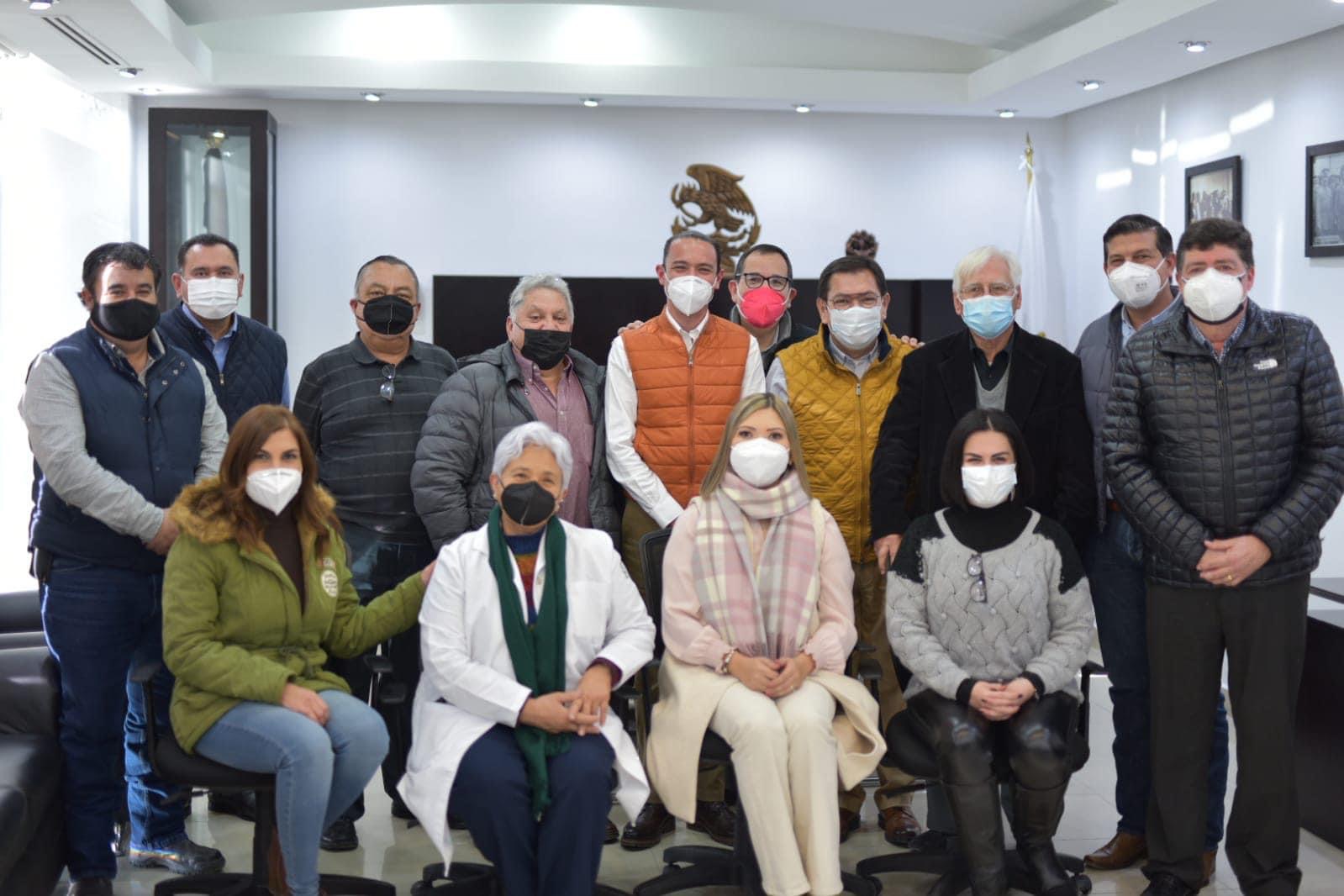 Emilio de Hoyos toma protesta al comité municipal de Salud