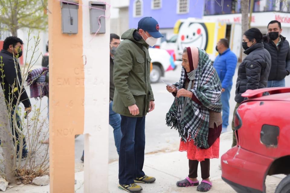 Abriga Emilio de Hoyos a familias <br>de Altos de Santa Teresa