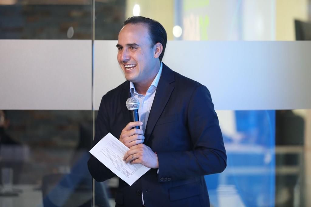 Expone Manolo experiencias <br>municipales en foro de Harvard