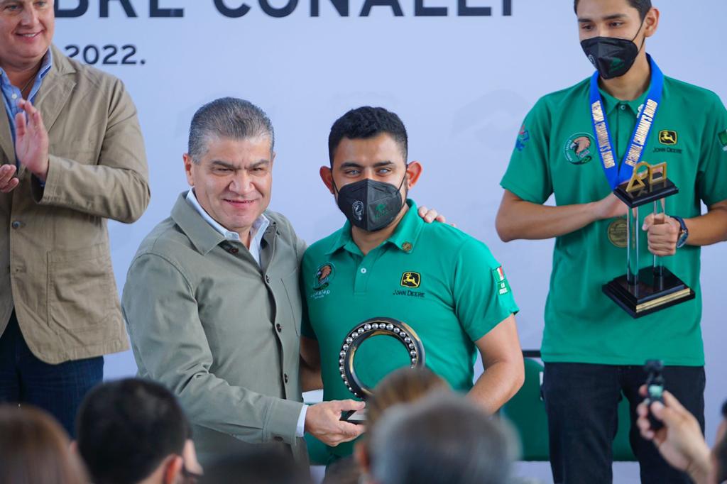 Supervisa MARS modernización <br>de techumbre en Conalep Torreón