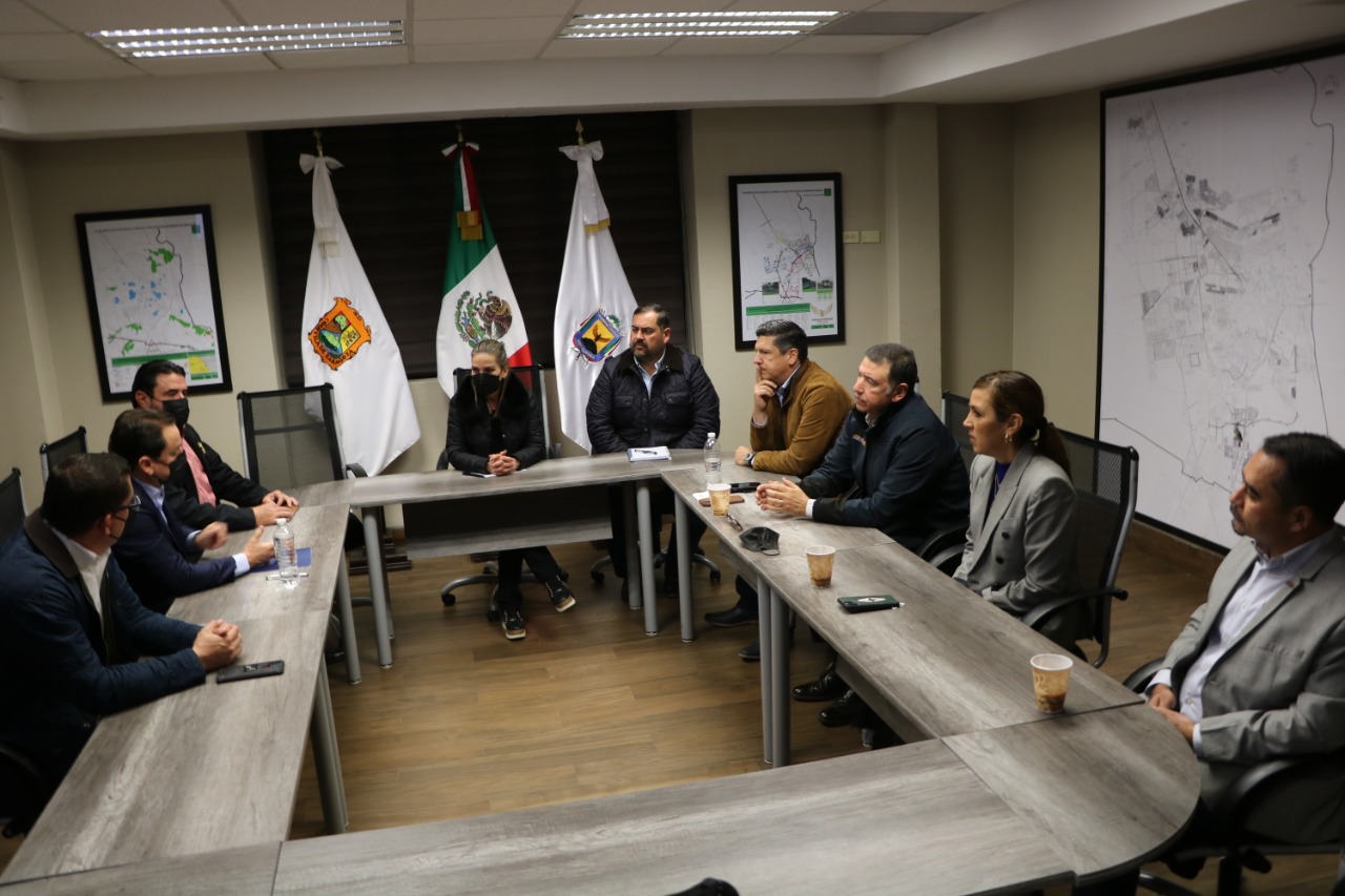 Se reúne Norma Treviño con Grupo Industrial <br>Amistad, para impulsar la inversión