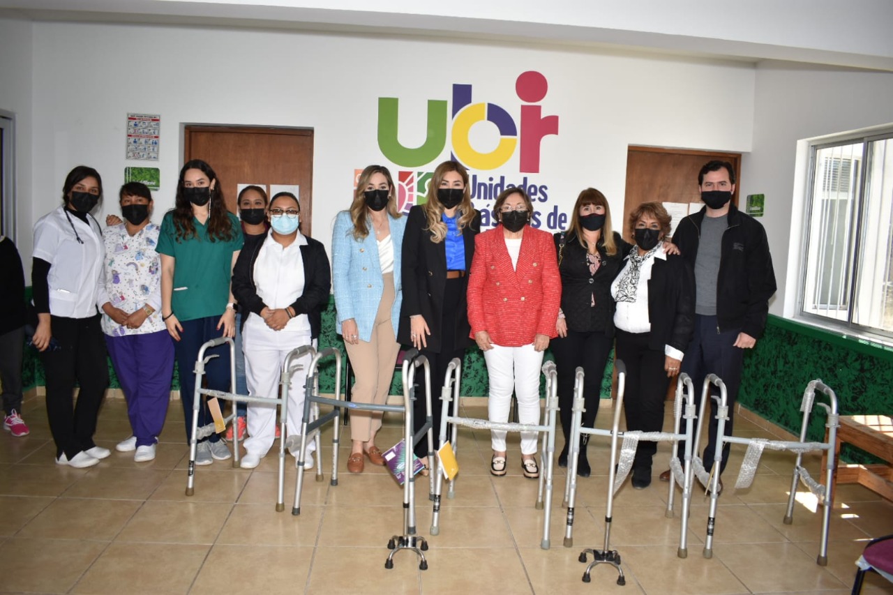 Se suma IP al gobierno de Tania Flores; <br>empresa entrega donativo al DIF