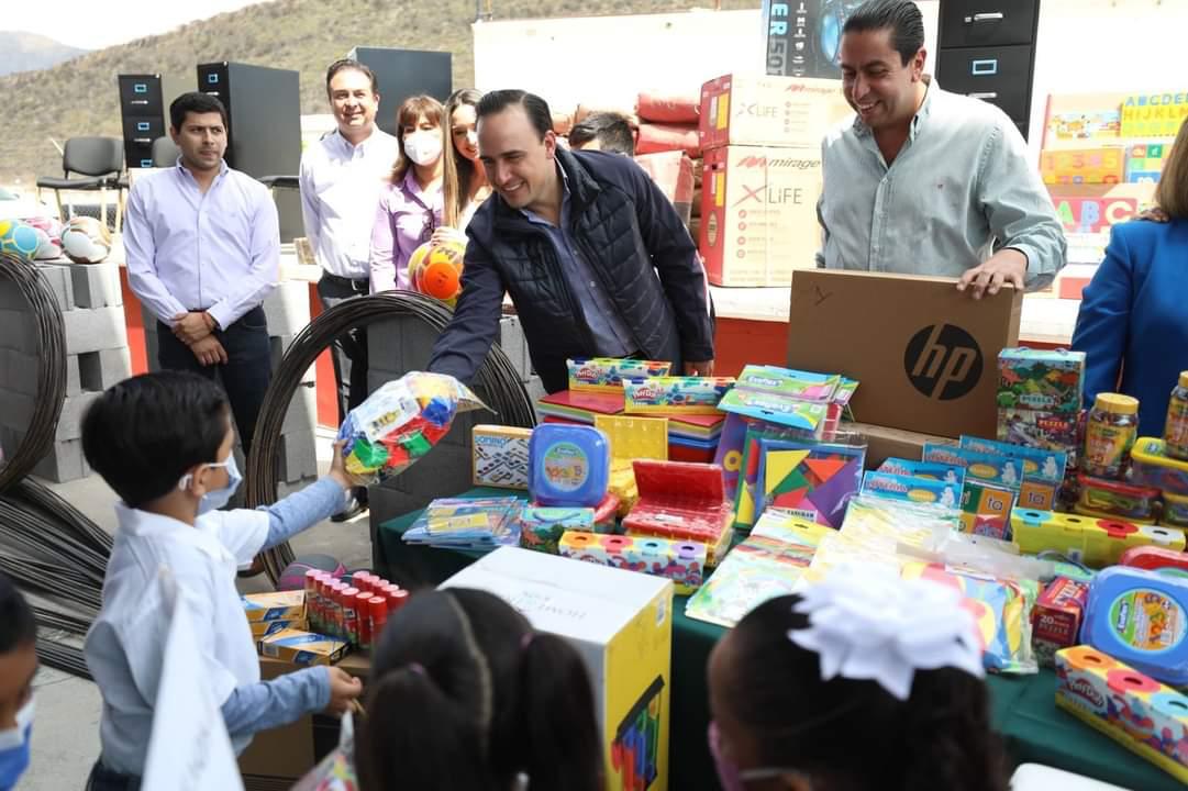 Arrancan Manolo y Chema Morales <br>“Mejora Tu Escuela” en Ramos Arizpe