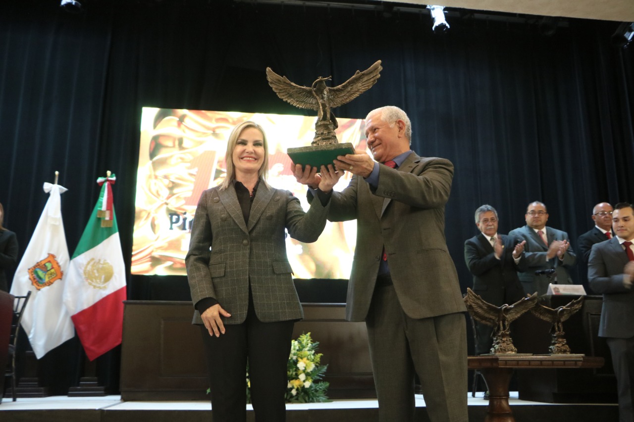 Entrega Norma Treviño “Presea Piedras Negras 2022”