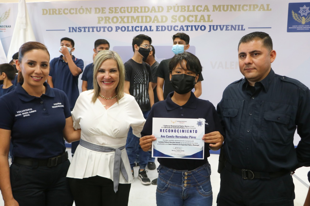 Egresan 30 alumnos del Instituto <br>Policial Educativo Juvenil en PN