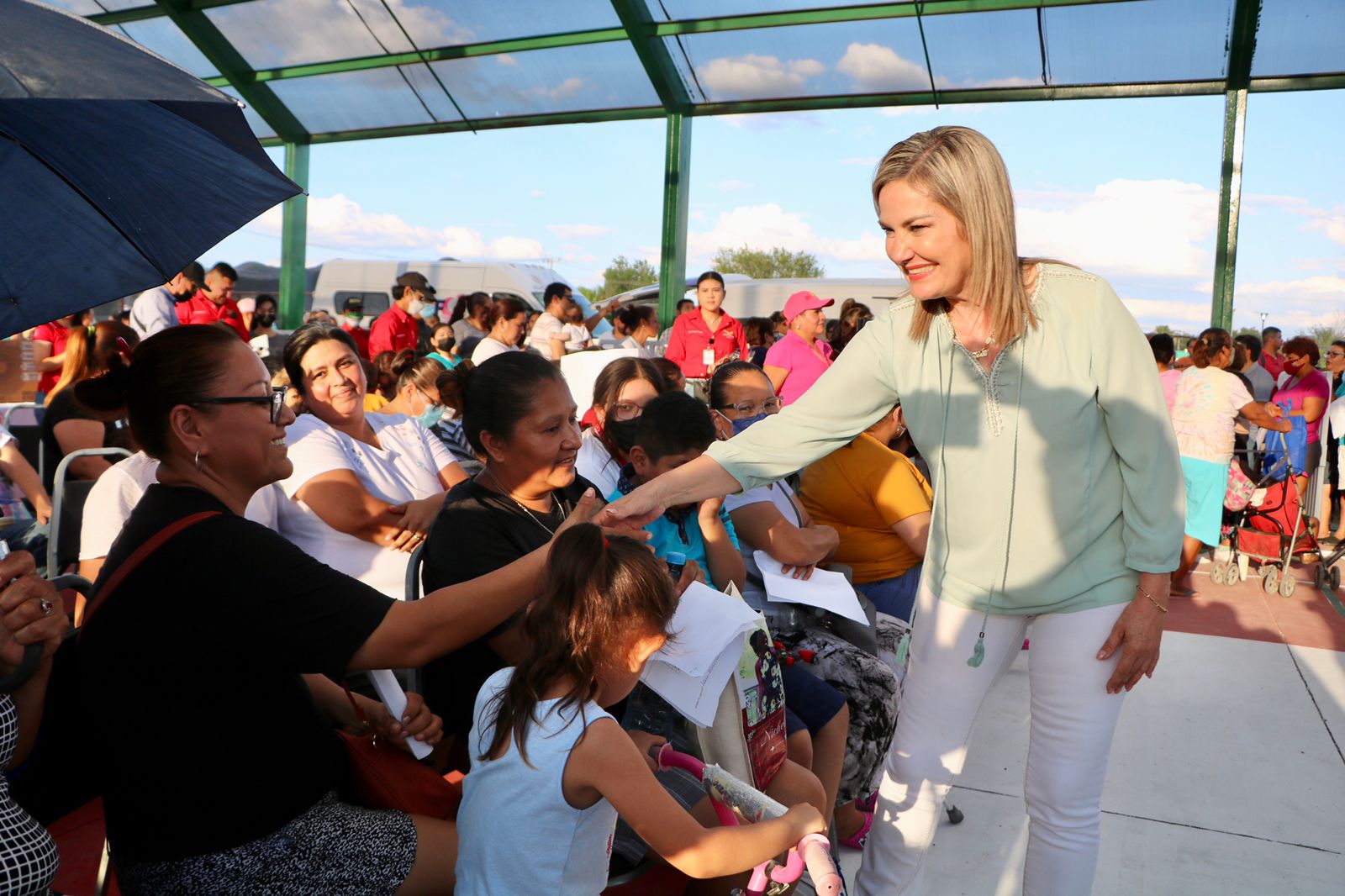 Ofrece Norma Treviño atención de calidad <br>en brigada de la colonia Ramón Bravo