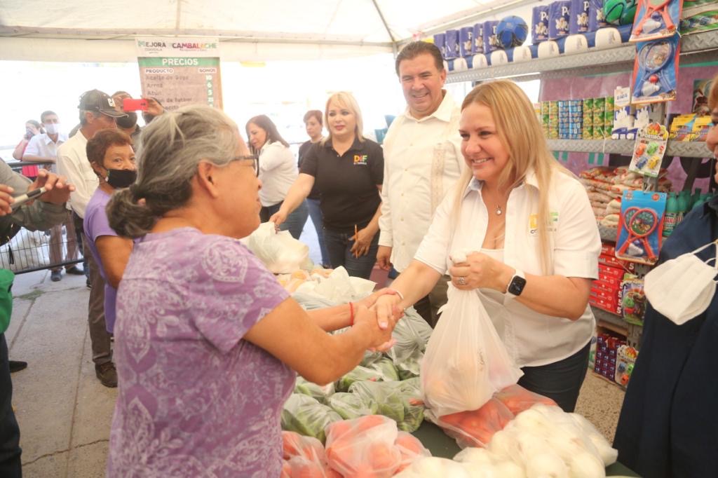 Lleva Marcela Gorgón beneficios a <br>colonias y ejidos con “El Cambalache”