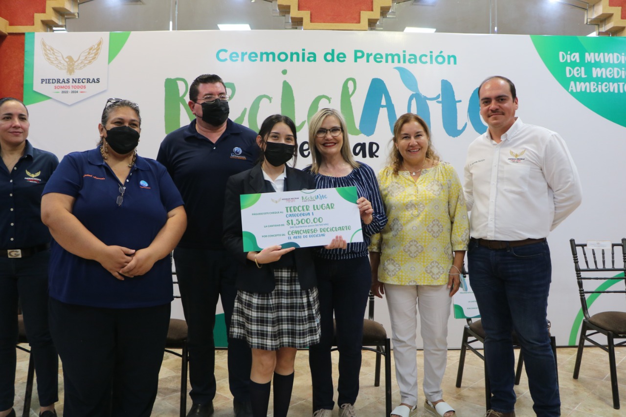 Premia Norma Treviño concurso de reciclaje