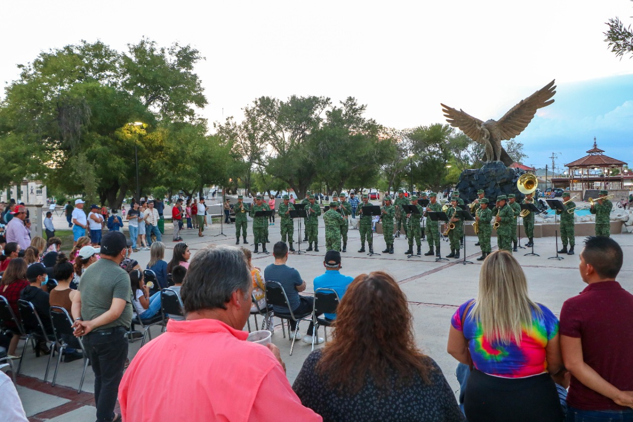 Divierte a nigropetenses la Banda de Música de la XI región militar