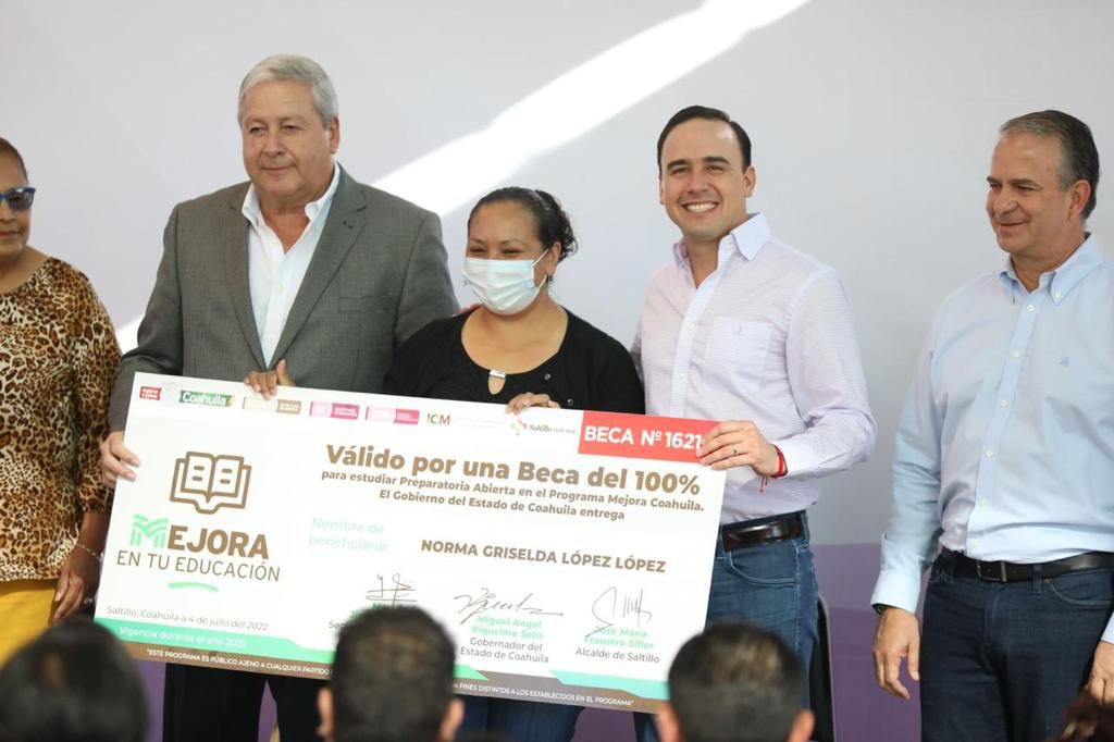 Becan a mil 200 mujeres para <br>estudiar preparatoria en Saltillo