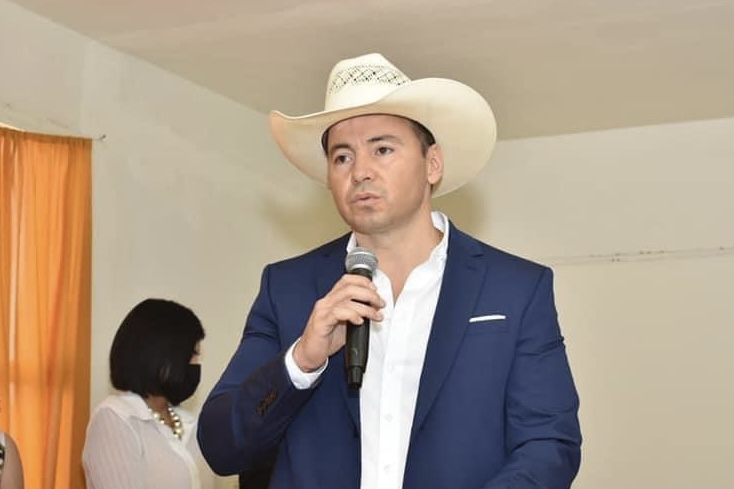 Con trabajo y esfuerzo pude <br>cumplir un sueño: Tony Flores