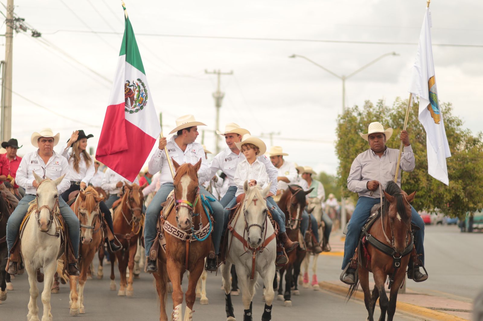 Gran éxito primer cabalgata <br>municipal en Ramos Arizpe