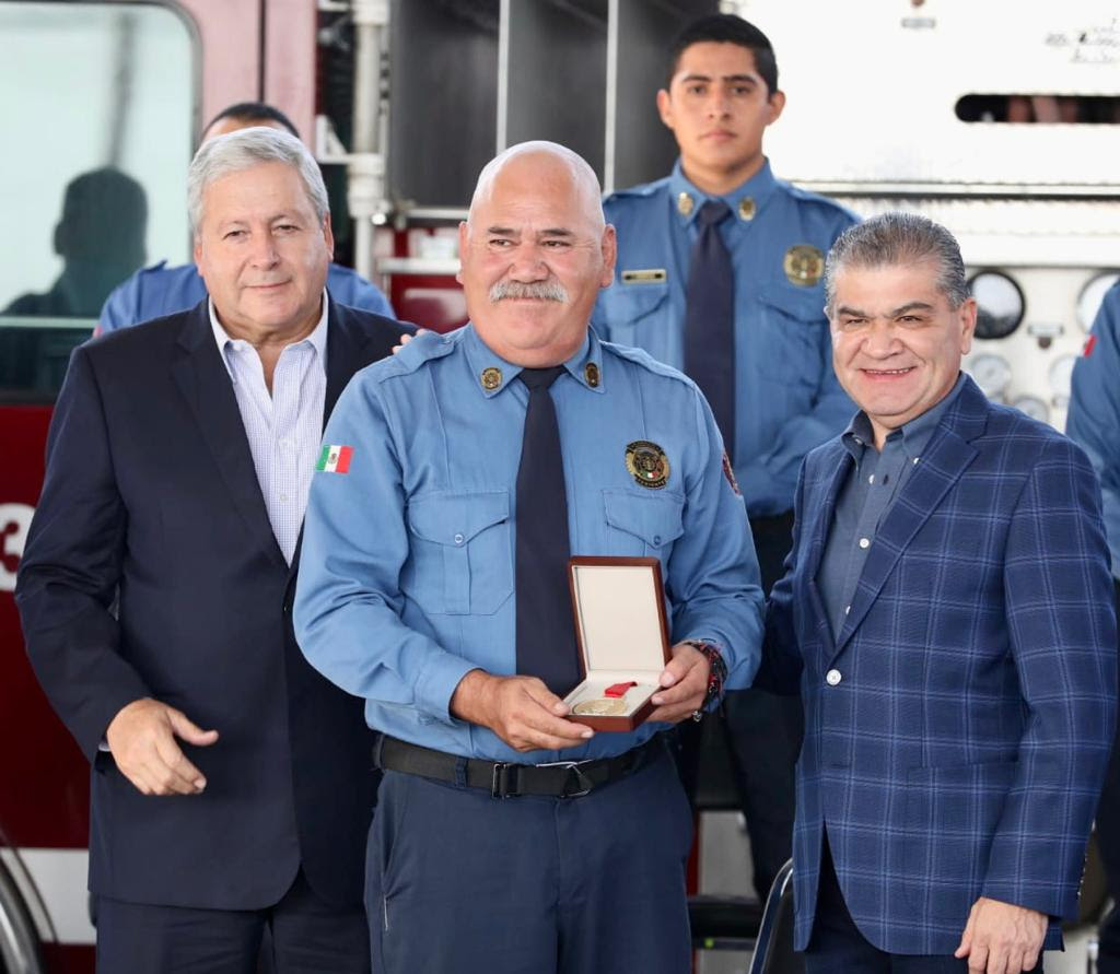 Aumentan salario a bomberos de <br>Saltillo y entregan Galardón Tláloc