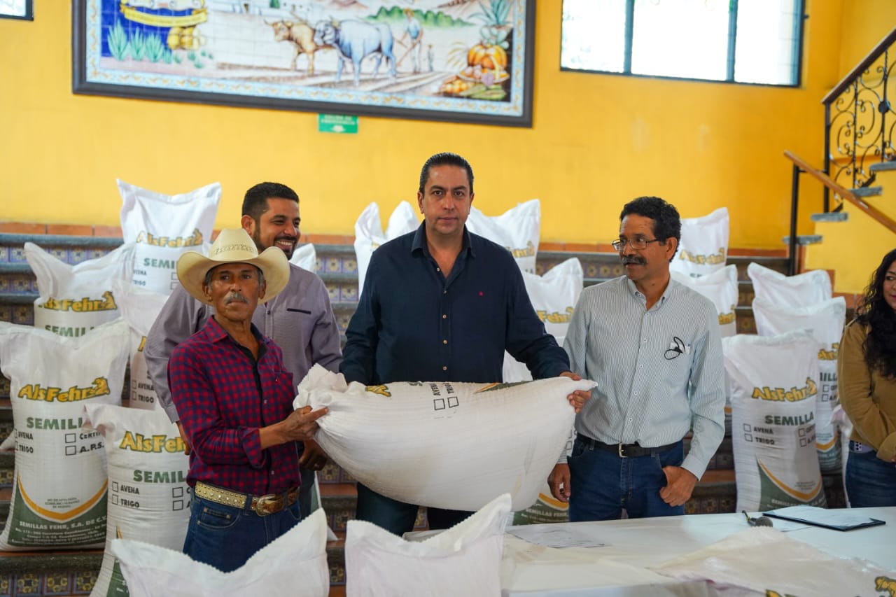 Entregan en Ramos programa Más Semilla a familias del campo