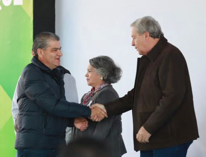 Entregan Chema Fraustro y Riquelme <br>nueva velaria en Biblioparque Norte