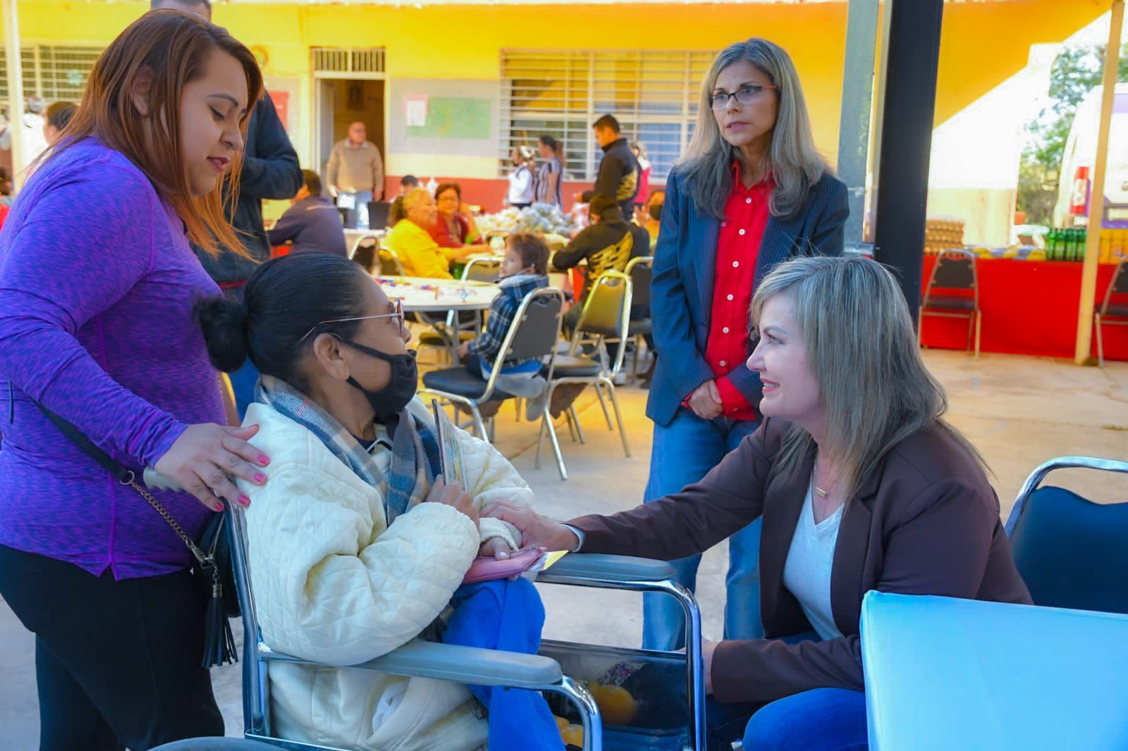 Ejido Villa de Fuente recibe brigada de la alcaldesa de PN