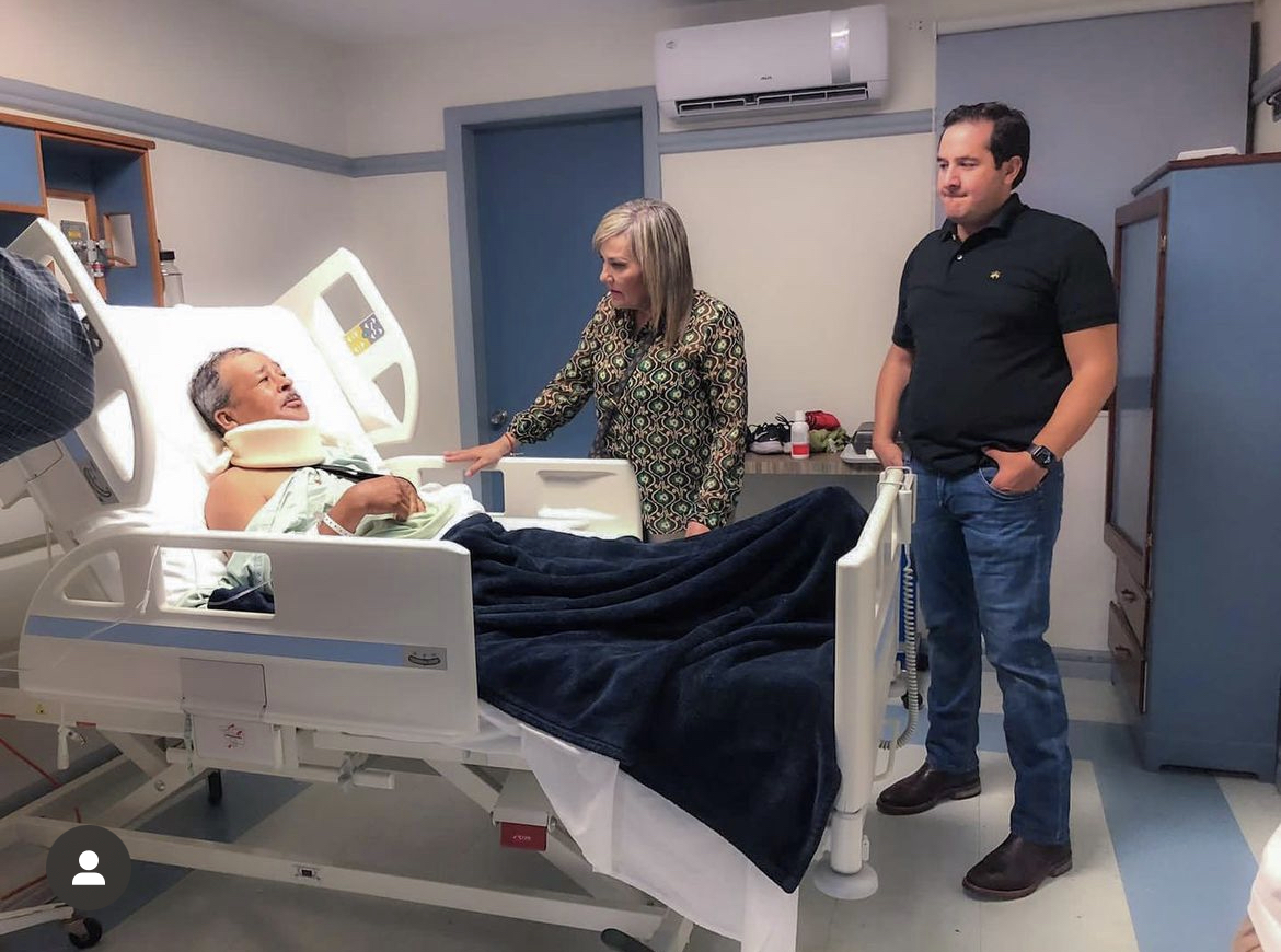 Visita Norma Treviño a comerciante <br>que atropelló empleado de Simas